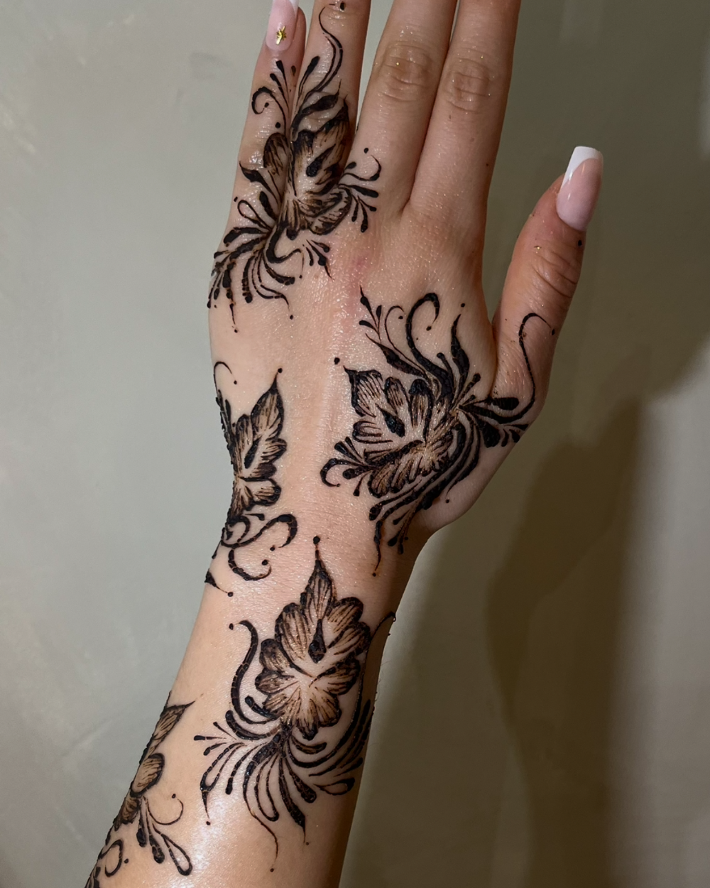 medium henna